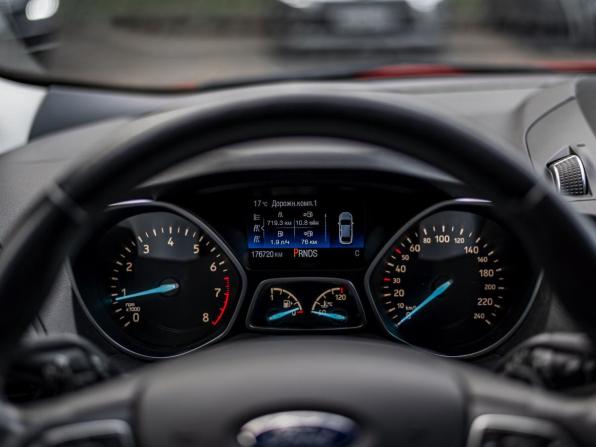 Ford Kuga II Рестайлинг с пробегом 2017 года, цена 1 430 000 рублей, 176435 км, внедорожник, Автокод Объявления