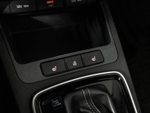 Kia Rio IV Рестайлинг с пробегом 2021 года, цена 1 799 000 рублей, 56049 км, хэтчбек, Автокод Объявления
