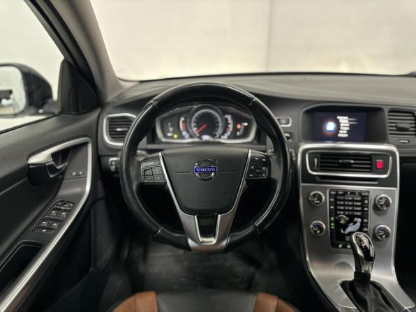 Volvo V60 Cross Country I с пробегом 2018 года, цена 2 299 000 рублей, 80563 км, универсал, Автокод Объявления