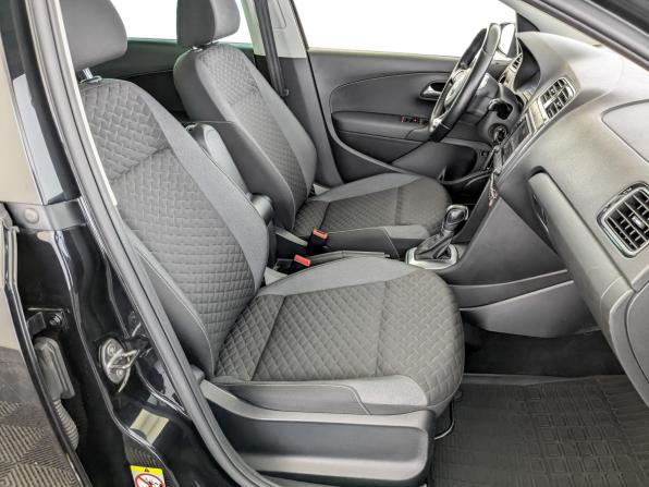 Volkswagen Polo V Рестайлинг с пробегом 2018 года, цена 1 155 000 рублей, 112449 км, седан, Автокод Объявления