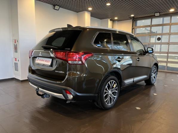 Mitsubishi Outlander III Рестайлинг 2 с пробегом 2017 года, цена 1 900 000 рублей, 193700 км, внедорожник, Автокод Объявления