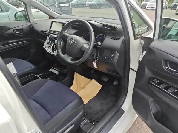 Toyota Wish II Рестайлинг с пробегом 2016 года, цена 1 600 000 рублей, 86892 км, минивэн, Автокод Объявления