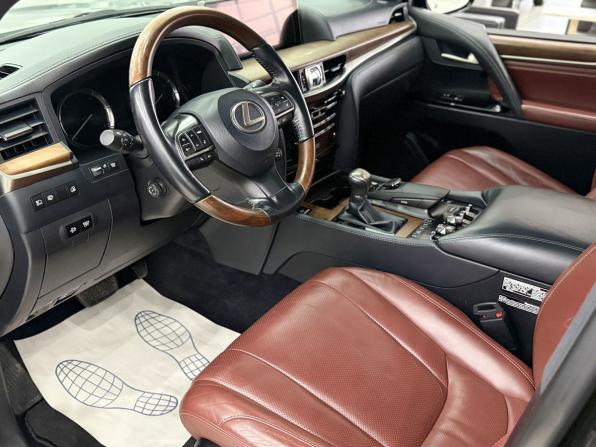Lexus LX III Рестайлинг 2 с пробегом 2018 года, цена 9 300 000 рублей, 76845 км, внедорожник, Автокод Объявления
