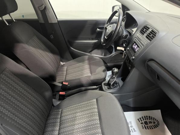 Volkswagen Polo V Рестайлинг с пробегом 2017 года, цена 995 000 рублей, 115678 км, седан, Автокод Объявления