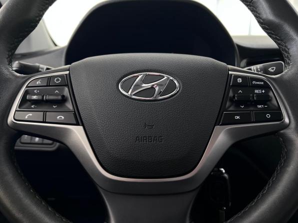 Hyundai Solaris II Рестайлинг с пробегом 2021 года, цена 1 650 000 рублей, 94222 км, седан, Автокод Объявления