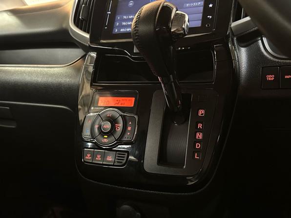 Mitsubishi Delica D:2 II с пробегом 2017 года, цена 1 099 900 рублей, 72012 км, микровэн, Автокод Объявления