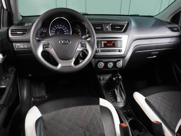 Kia Rio III Рестайлинг с пробегом 2016 года, цена 1 309 000 рублей, 93240 км, седан, Автокод Объявления