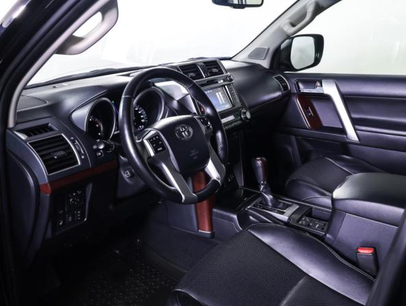 Toyota Land Cruiser Prado 150 Series Рестайлинг 1 с пробегом 2016 года, цена 3 600 000 рублей, 258209 км, внедорожник, Автокод Объявления