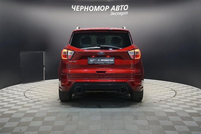Ford Kuga II Рестайлинг с пробегом 2018 года, цена 2 080 000 рублей, 132500 км, внедорожник, Автокод Объявления