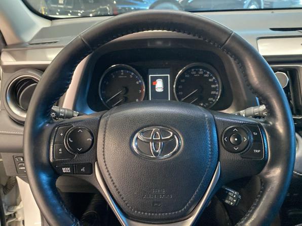 Toyota RAV4 IV (XA40) Рестайлинг с пробегом 2017 года, цена 2 850 000 рублей, 107117 км, внедорожник, Автокод Объявления