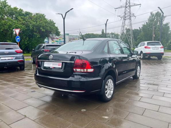Volkswagen Polo V Рестайлинг с пробегом 2018 года, цена 1 395 000 рублей, 71204 км, седан, Автокод Объявления