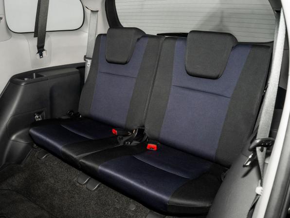 Toyota Wish II Рестайлинг с пробегом 2013 года, цена 1 399 500 рублей, 117341 км, минивэн, Автокод Объявления