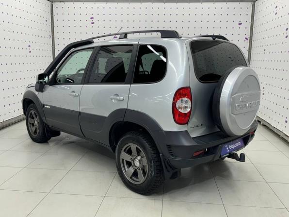 Chevrolet Niva I Рестайлинг с пробегом 2017 года, цена 799 000 рублей, 140749 км, внедорожник, Автокод Объявления