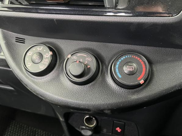 Toyota Vitz III (XP130) Рестайлинг с пробегом 2019 года, цена 1 139 000 рублей, 39600 км, хэтчбек, Автокод Объявления