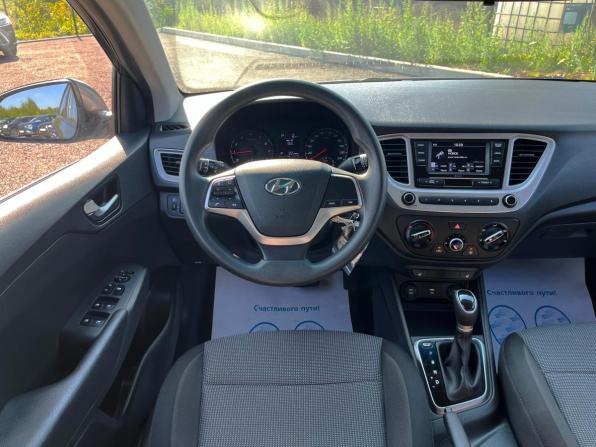 Hyundai Solaris II Рестайлинг с пробегом 2021 года, цена 1 580 300 рублей, 75388 км, седан, Автокод Объявления
