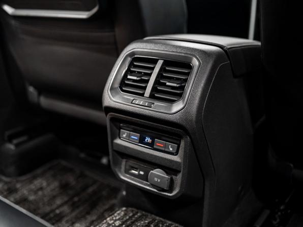 Volkswagen Tiguan II с пробегом 2019 года, цена 2 600 000 рублей, 50890 км, внедорожник, Автокод Объявления