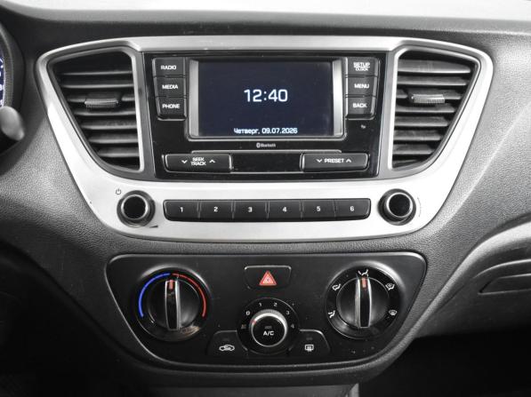 Hyundai Solaris II с пробегом 2018 года, цена 799 900 рублей, 190540 км, седан, Автокод Объявления