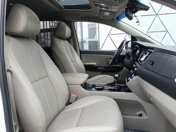 Kia Carnival III с пробегом 2018 года, цена 2 649 000 рублей, 200376 км, минивэн, Автокод Объявления