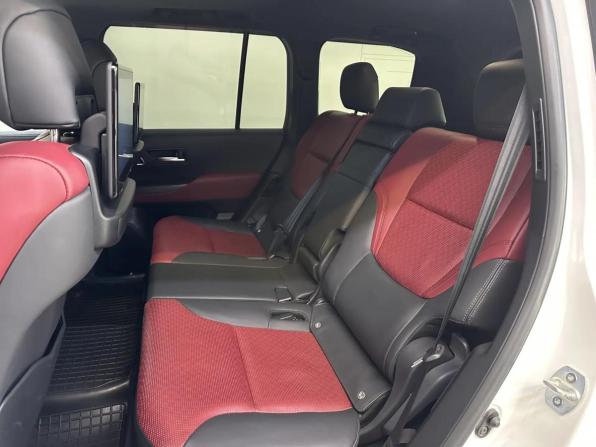 Toyota Land Cruiser 300 Series с пробегом 2022 года, цена 11 490 000 рублей, 15649 км, внедорожник, Автокод Объявления