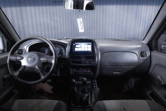 Nissan NP300 с пробегом 2009 года, цена 699 000 рублей, 349162 км, пикап, Автокод Объявления
