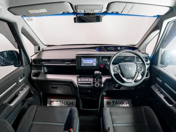 Honda Stepwgn V Рестайлинг с пробегом 2018 года, цена 2 180 000 рублей, 91020 км, минивэн, Автокод Объявления