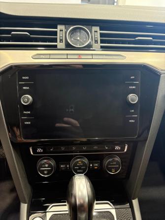 Volkswagen Passat B8 с пробегом 2018 года, цена 2 399 000 рублей, 106300 км, седан, Автокод Объявления