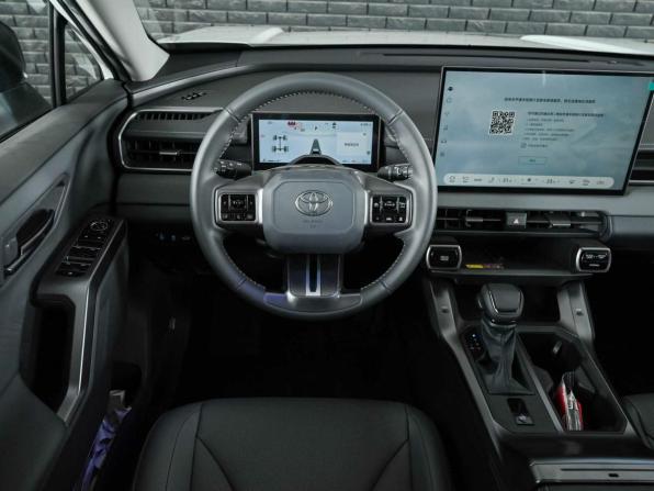 Toyota RAV4 VI (XA60) с пробегом 2025 года, цена 4 070 000 рублей, 48 км, внедорожник, Автокод Объявления