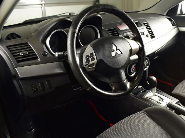 Mitsubishi Lancer X Рестайлинг с пробегом 2011 года, цена 615 999 рублей, 303767 км, седан, Автокод Объявления