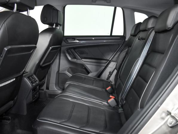 Volkswagen Tiguan II с пробегом 2018 года, цена 2 376 000 рублей, 182999 км, внедорожник, Автокод Объявления