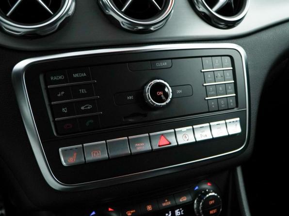 Mercedes-Benz GLA I (X156) Рестайлинг с пробегом 2018 года, цена 3 699 777 рублей, 37387 км, внедорожник, Автокод Объявления