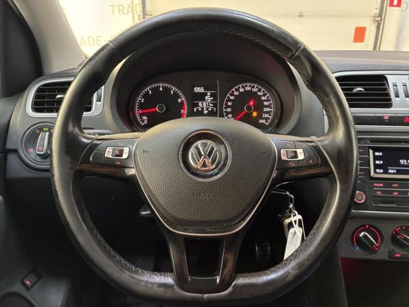 Volkswagen Polo V Рестайлинг с пробегом 2017 года, цена 970 000 рублей, 161000 км, седан, Автокод Объявления