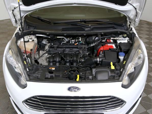 Ford Fiesta Mk6 Рестайлинг с пробегом 2018 года, цена 980 000 рублей, 87352 км, хэтчбек, Автокод Объявления