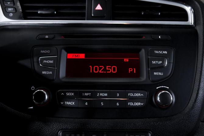 Kia Ceed II Рестайлинг с пробегом 2018 года, цена 1 399 000 рублей, 130092 км, хэтчбек, Автокод Объявления