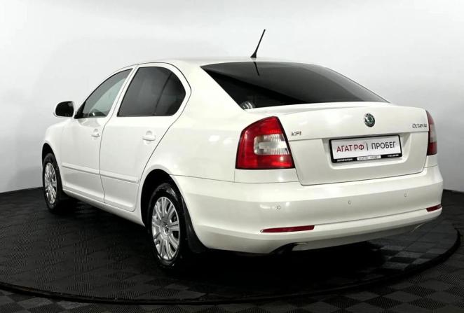 Skoda Octavia II (A5) Рестайлинг с пробегом 2013 года, цена 850 000 рублей, 212590 км, лифтбек, Автокод Объявления