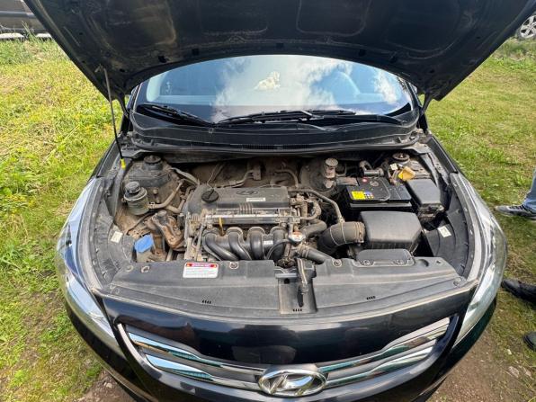 Hyundai Solaris I Рестайлинг с пробегом 2015 года, цена 997 000 рублей, 104000 км, седан, Автокод Объявления
