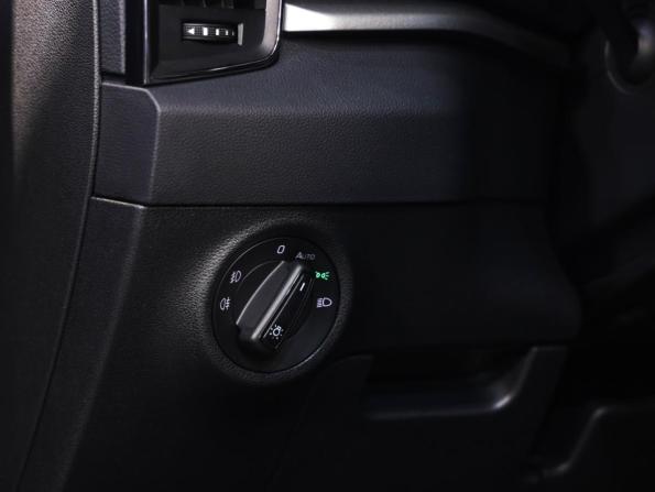 Skoda Karoq I с пробегом 2021 года, цена 2 399 000 рублей, 72295 км, внедорожник, Автокод Объявления