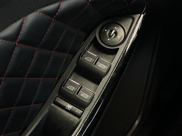Ford Focus III с пробегом 2013 года, цена 697 000 рублей, 238654 км, хэтчбек, Автокод Объявления