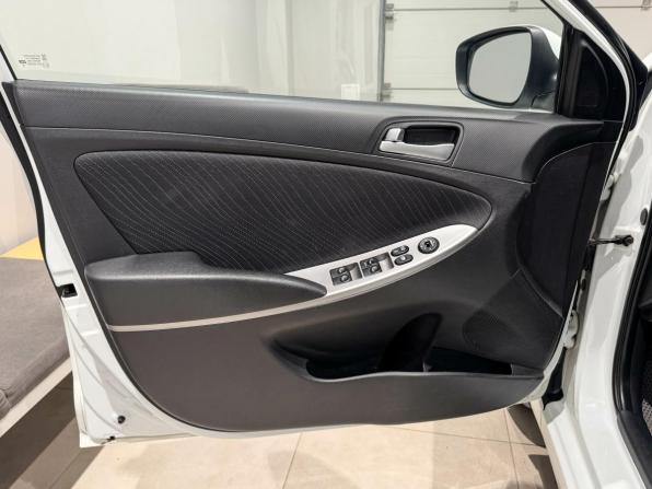 Hyundai Solaris I Рестайлинг с пробегом 2016 года, цена 1 100 000 рублей, 116787 км, седан, Автокод Объявления