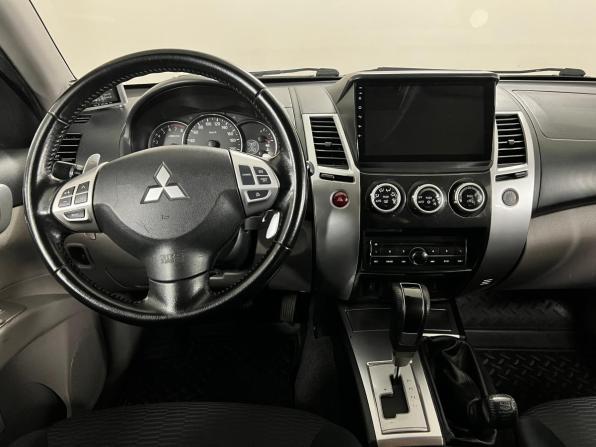 Mitsubishi Pajero Sport II Рестайлинг с пробегом 2013 года, цена 1 900 000 рублей, 183379 км, внедорожник, Автокод Объявления