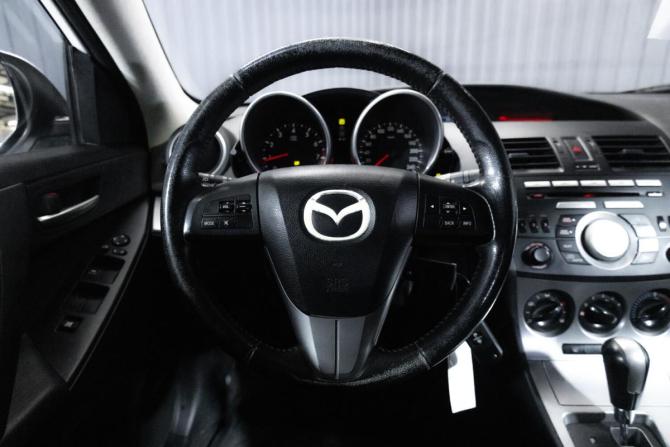 Mazda 3 II (BL) Рестайлинг с пробегом 2012 года, цена 990 000 рублей, 97100 км, седан, Автокод Объявления