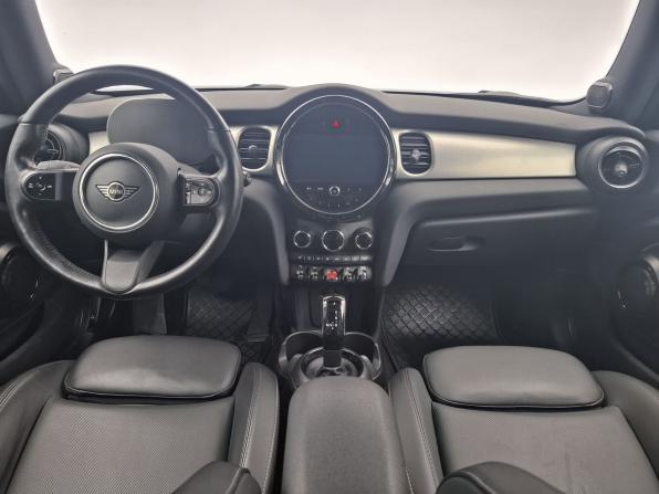 Mini Hatch III (F55/F56) Рестайлинг 2 с пробегом 2021 года, цена 3 050 000 рублей, 50961 км, хэтчбек, Автокод Объявления