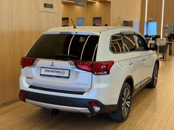 Mitsubishi Outlander III Рестайлинг 2 с пробегом 2016 года, цена 1 699 000 рублей, 110000 км, внедорожник, Автокод Объявления