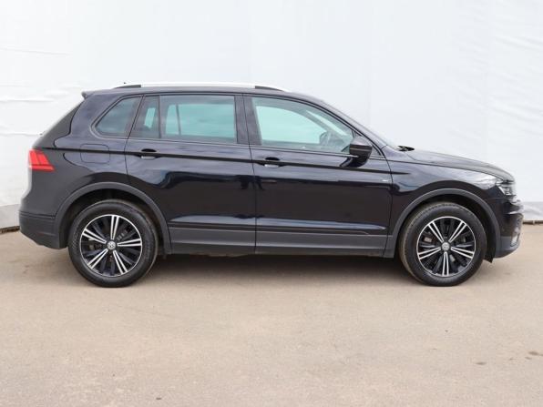 Volkswagen Tiguan II с пробегом 2018 года, цена 2 625 000 рублей, 210820 км, внедорожник, Автокод Объявления