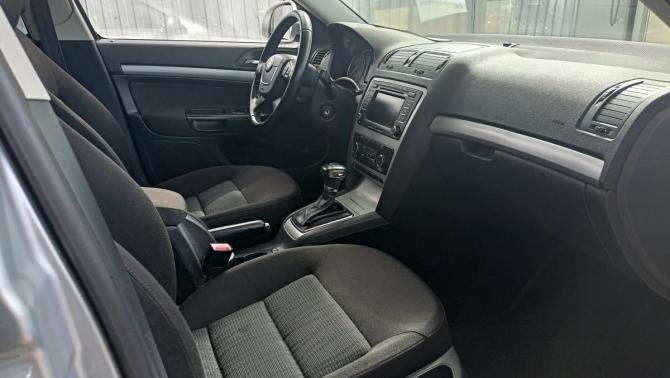 Skoda Octavia II (A5) Рестайлинг с пробегом 2013 года, цена 719 000 рублей, 262000 км, лифтбек, Автокод Объявления