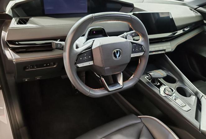 Changan UNI-V I с пробегом 2024 года, цена 2 100 000 рублей, 73148 км, лифтбек, Автокод Объявления