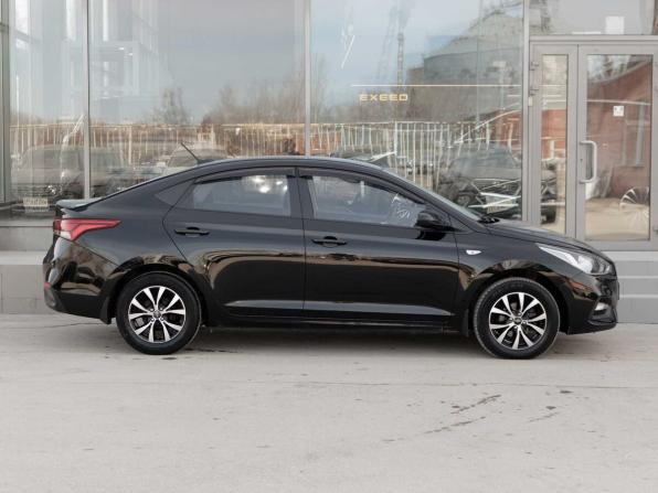 Hyundai Solaris II с пробегом 2017 года, цена 1 280 000 рублей, 100009 км, седан, Автокод Объявления