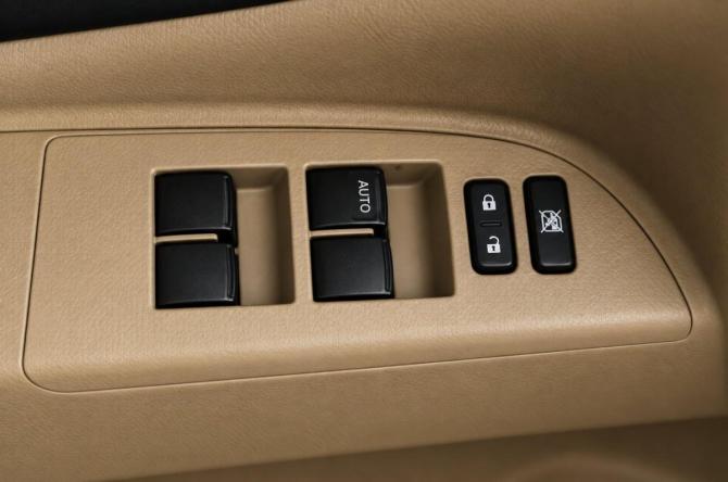 Toyota Highlander II (XU40) с пробегом 2013 года, цена 2 129 000 рублей, 300000 км, внедорожник, Автокод Объявления