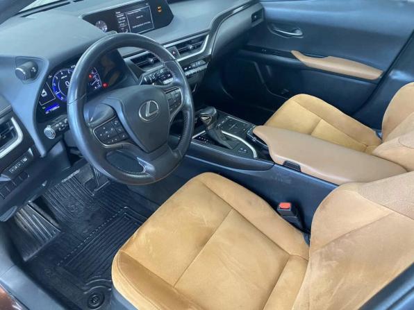 Lexus UX I с пробегом 2019 года, цена 2 371 200 рублей, 116886 км, внедорожник, Автокод Объявления