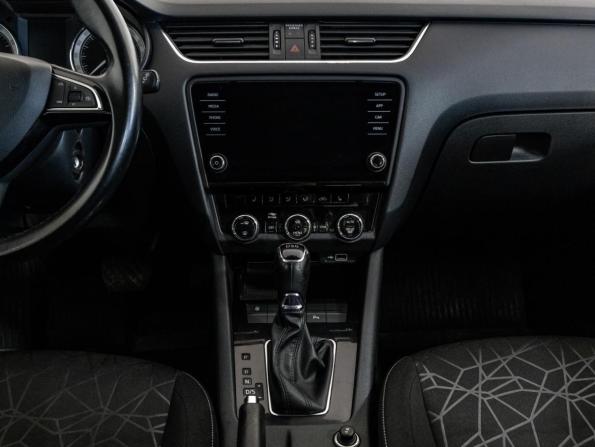 Skoda Octavia III (A7) Рестайлинг с пробегом 2019 года, цена 1 649 000 рублей, 172818 км, лифтбек, Автокод Объявления