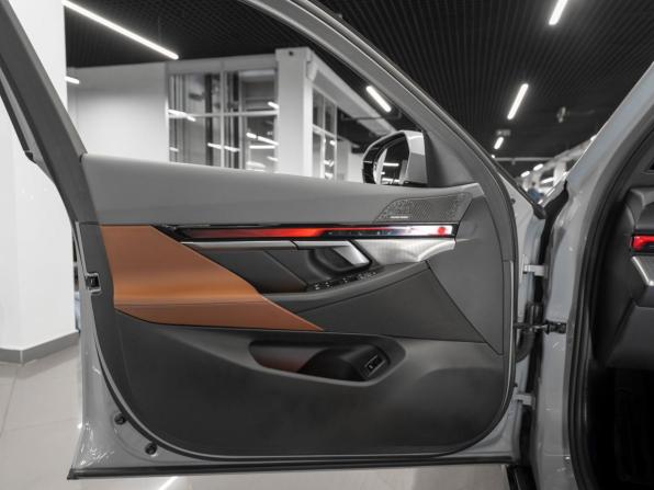 BMW 5 серии VIII (G60/G61/G68) с пробегом 2023 года, цена 7 950 000 рублей, 19500 км, седан, Автокод Объявления